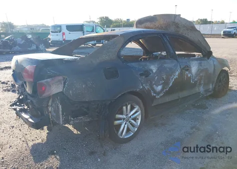 2013 Volkswagen Jetta Gli z USA, uszkodzony, nr VIN 3VW4S7AJ9DM438480